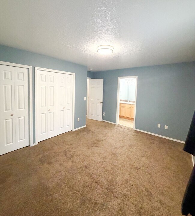 Building Photo - Beautiful 3 Bedroom Home in North East Salem