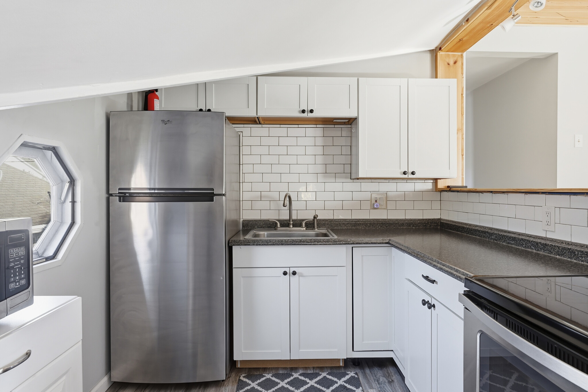 Kitchen - 216 W William St