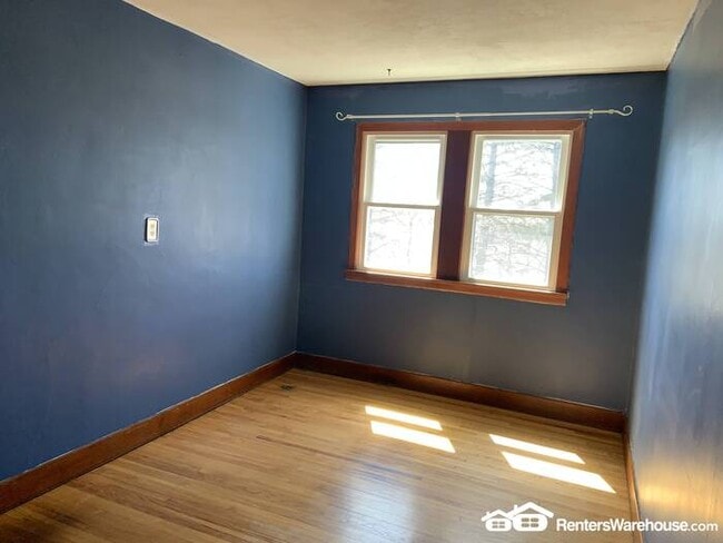 Building Photo - Beautifully Remodeled SFH in Plato Availab...