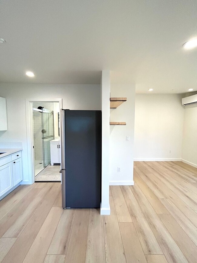 Building Photo - Studio - Downtown Santa Barbara