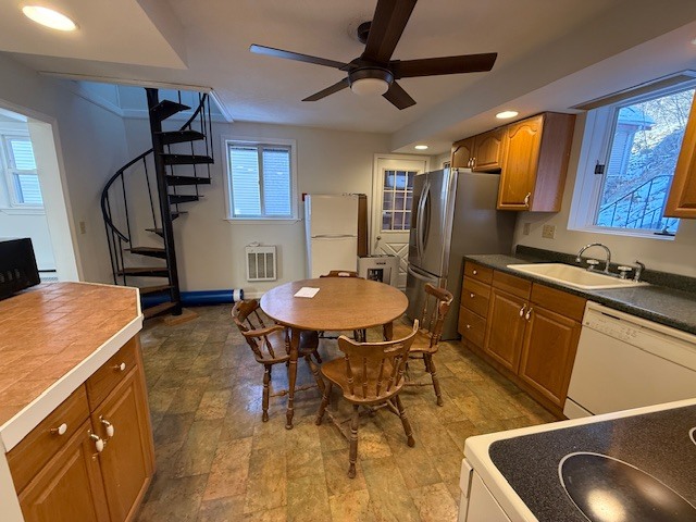 Building Photo - 60 Haines St