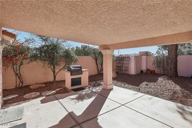 Building Photo - 7501 Bush Garden Ave