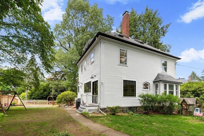 Building Photo - 12 Windermere Ave