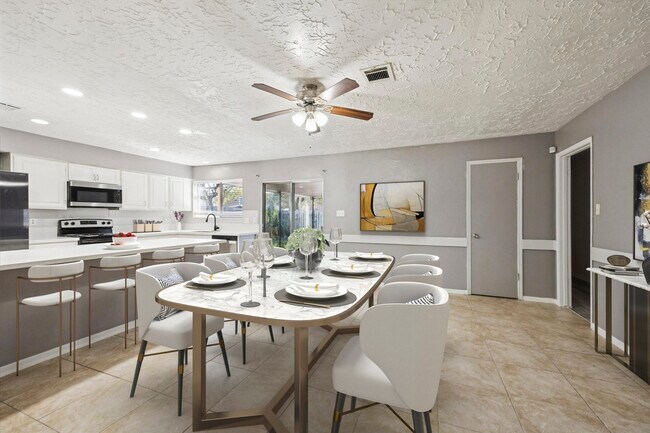 Building Photo - 16811 Forthloch Ct