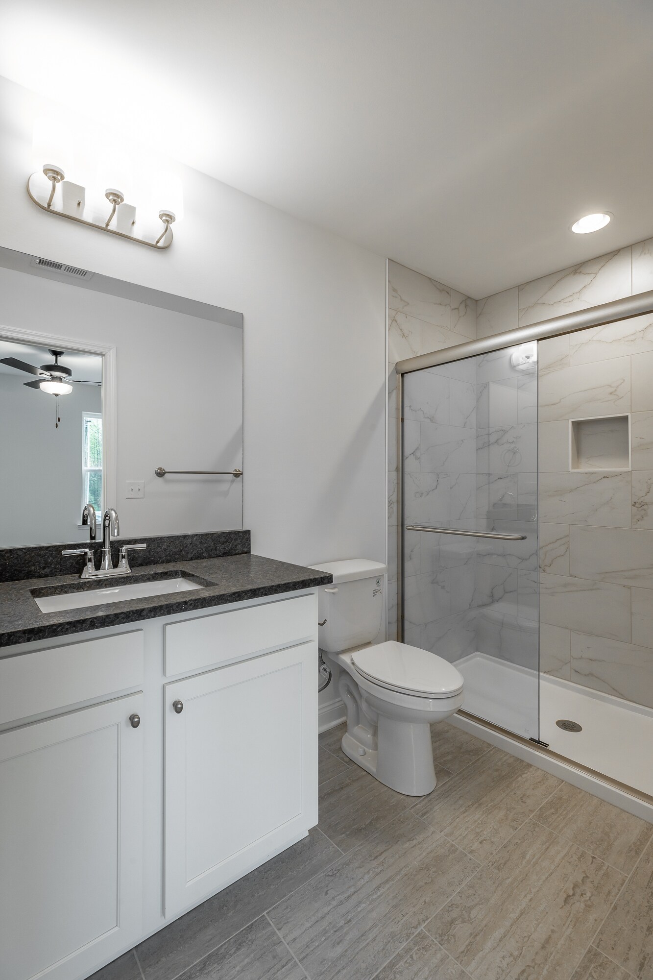 Building Photo - 5547 Stream Ln