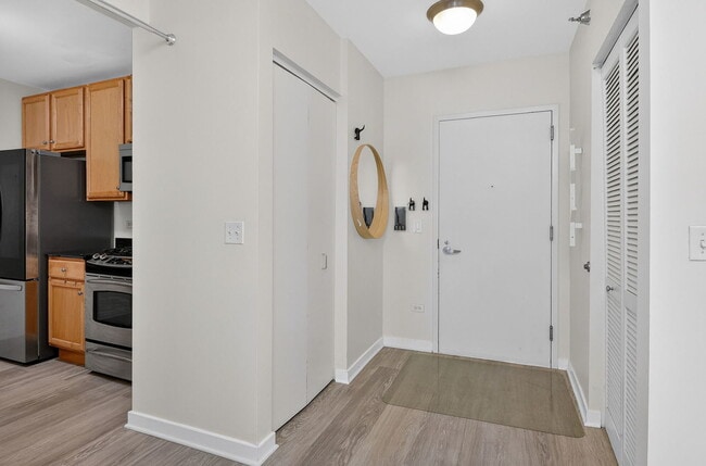 Building Photo - 1160 S Michigan Ave