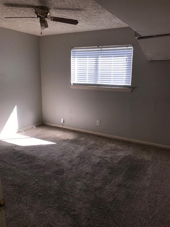 Building Photo - 107 E Willowick Ave