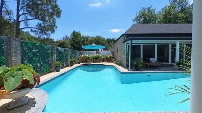 Building Photo - 3339 Country Club Blvd