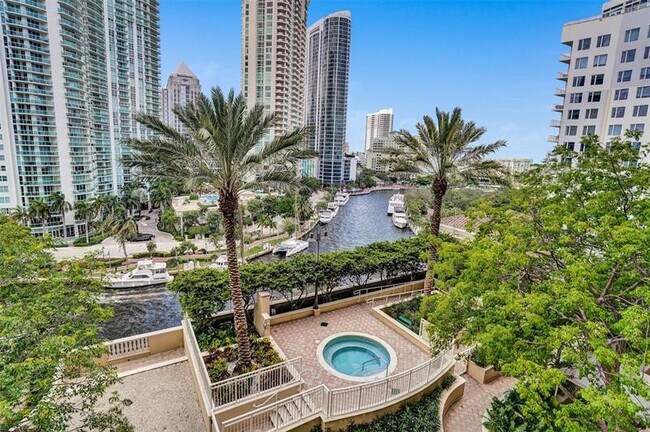 Building Photo - 511 SE 5 Ave