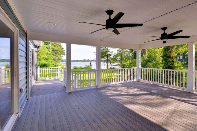 Building Photo - New Waterfront Home