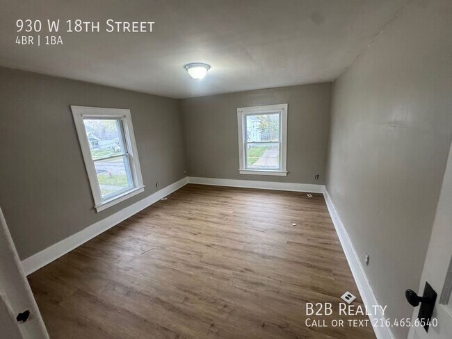 Building Photo - 930 W 18th St