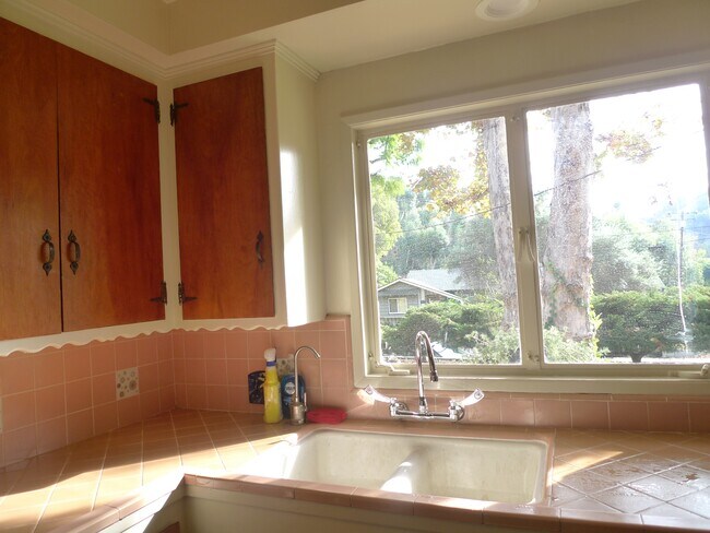 Building Photo - 2290 Canonita Dr