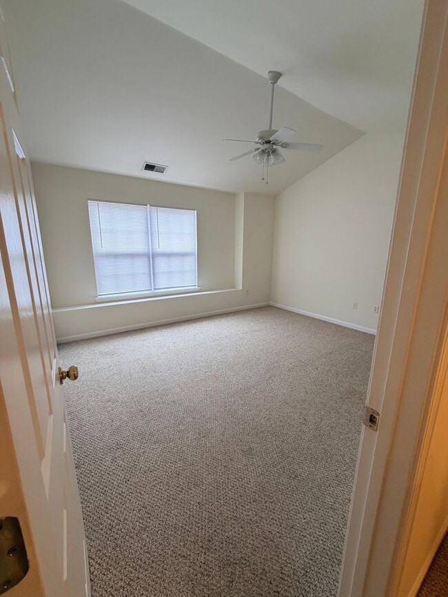 Building Photo - Welcome To the Townes Of Buckwalter