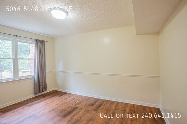 Building Photo - 5046-5048 Just St NE-