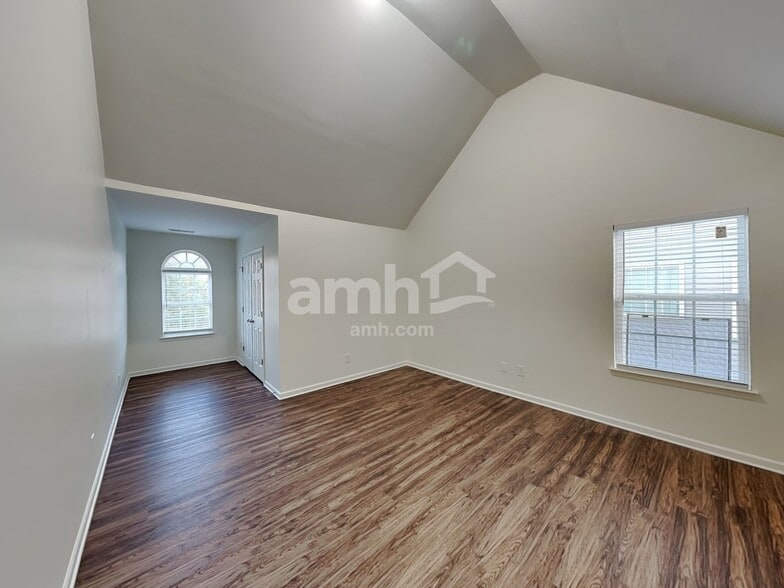 Building Photo - 7673 Natalie Commons Dr