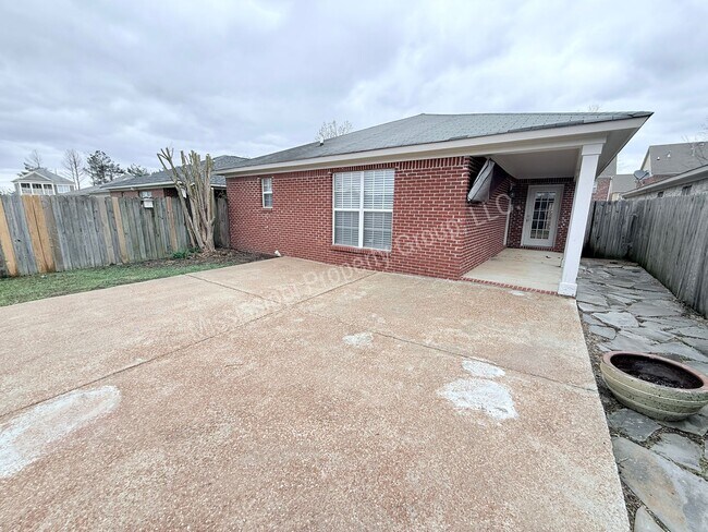 Building Photo - 3BR/2BA Home For Rent