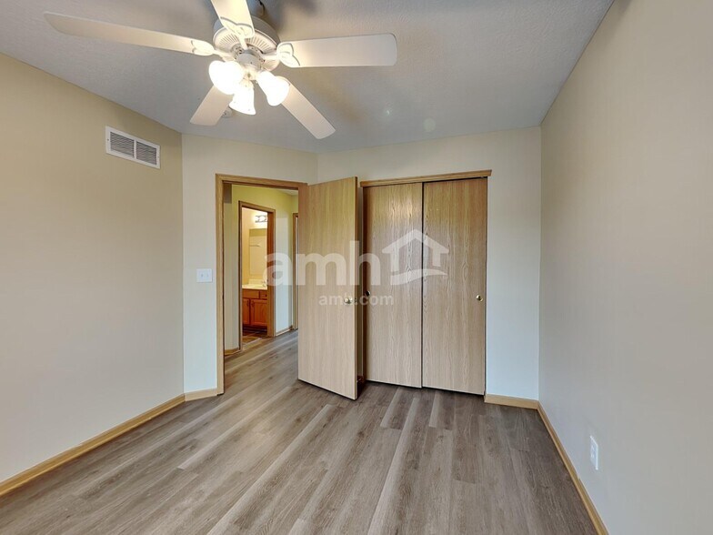 Building Photo - 100 Winesap St
