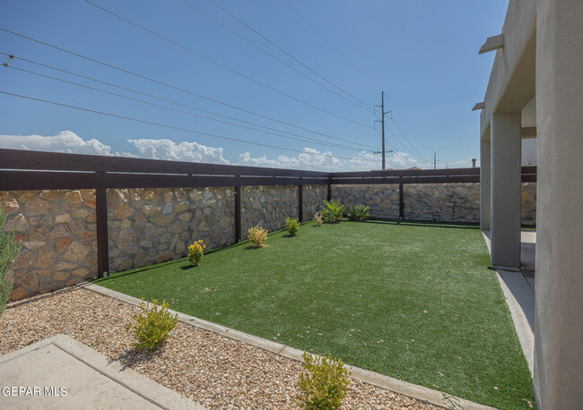 Building Photo - 13448 Emerald Rose Ct