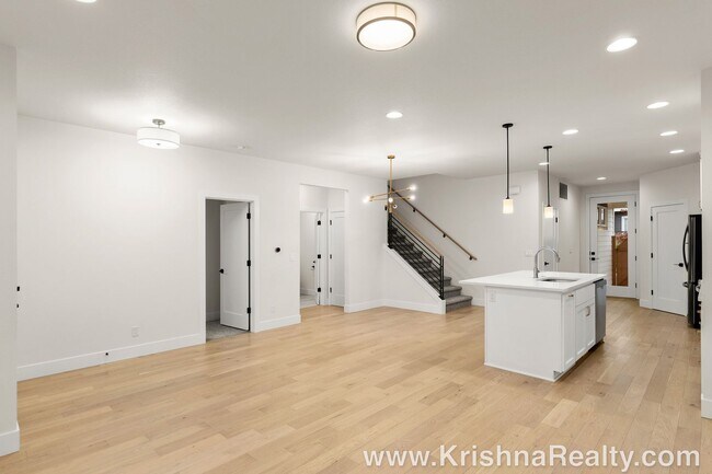 Building Photo - Spacious 4 BD 3 BA Home on a Corner Lot in South Hillsboro’s Reeds Crossing Community