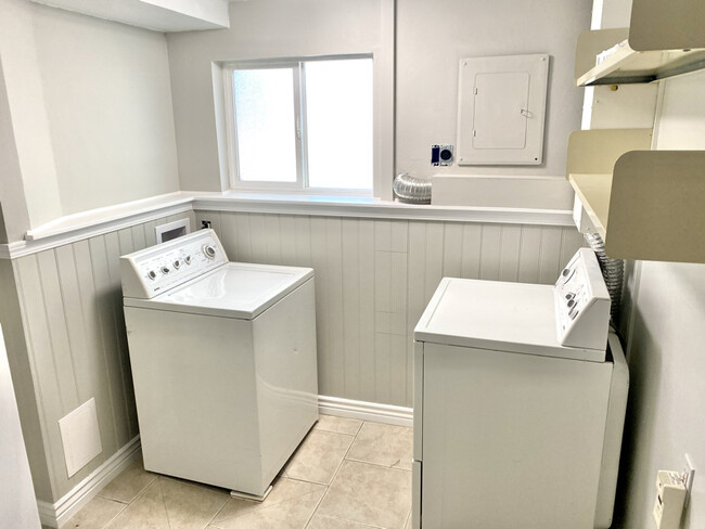 Building Photo - 11540 Sandy Creek Dr