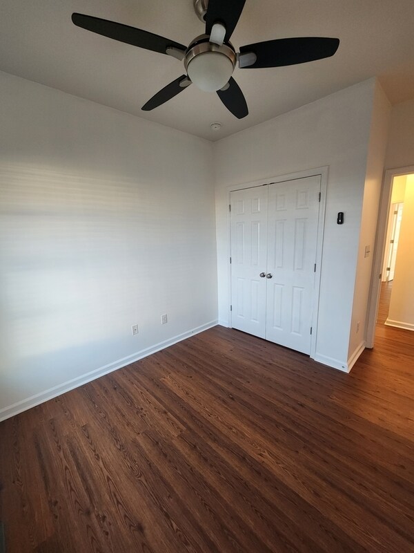 Building Photo - 1233 Parish Ave