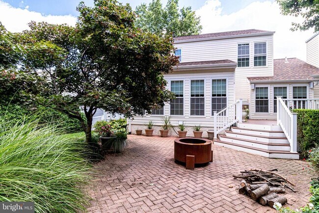 Building Photo - 6122 Bayliss Pl