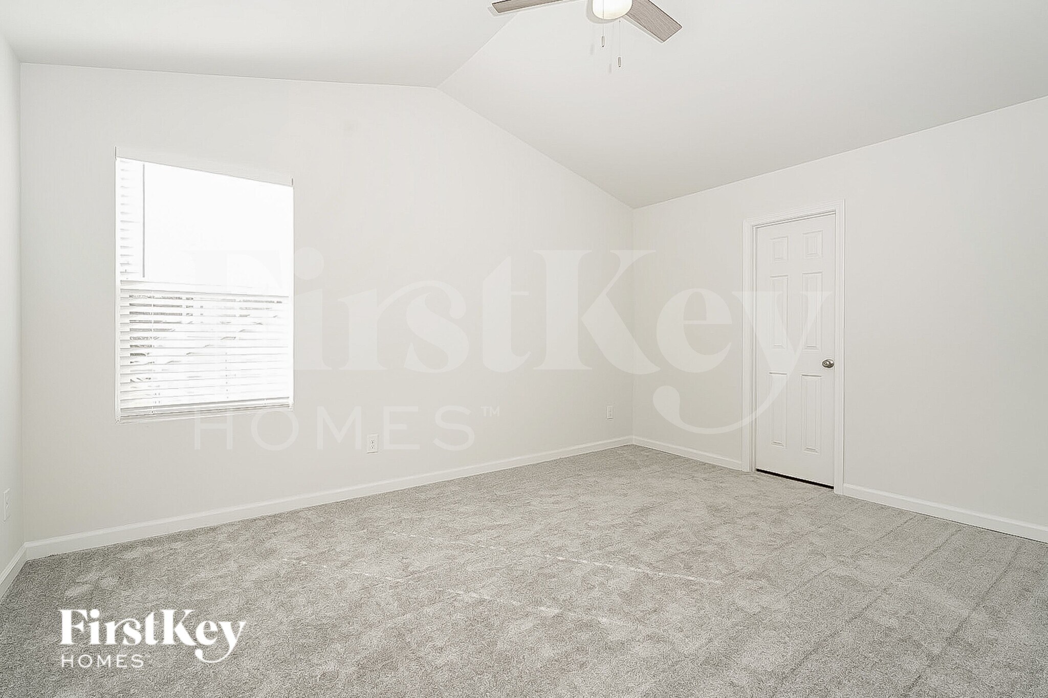 Building Photo - 813 Pine Cir Dr