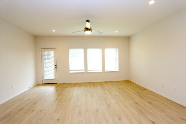 Building Photo - 1606 Cedar Pointe Ct