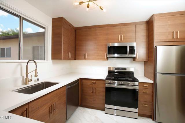 Building Photo - 7046 Murietta Ave