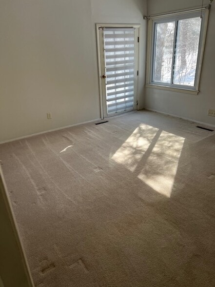 Building Photo - 15245 W North Ave