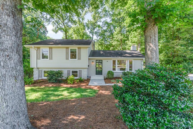 Building Photo - 4014 Sulkirk Rd