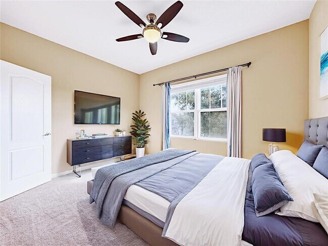 Building Photo - 5518 Thomas Square Dr