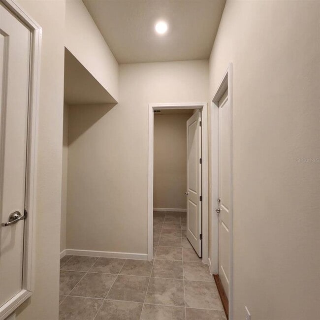 Building Photo - 15381 Willow Ridge Dr