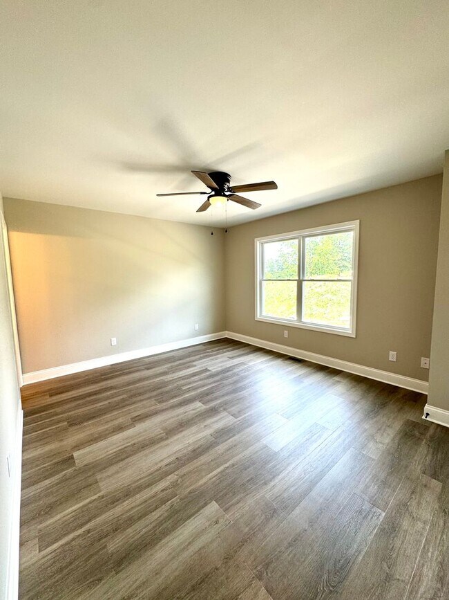 Building Photo - Brand New 3 Bed, 2.5 Bath Townhouse