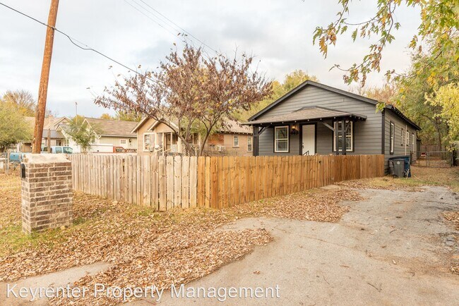 Building Photo - 3 br, 1 bath House - 443 S 53rd West Ave