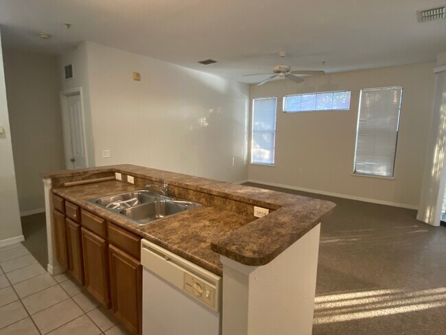 Building Photo - 6151 Metrowest Blvd