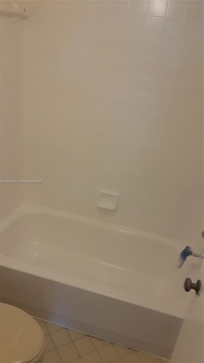 Building Photo - 206 Lake Pointe Dr