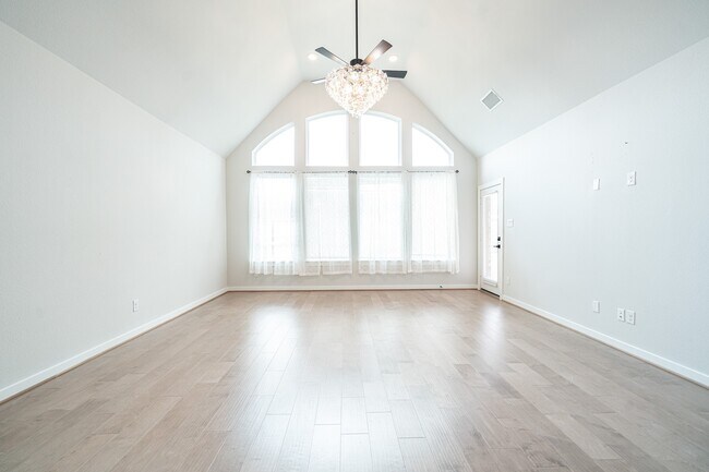 Building Photo - 24819 Yellow Spruce Cir