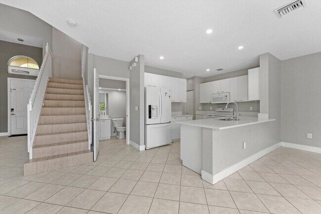 Building Photo - 9825 Scribner Ln