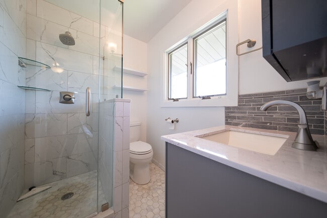 Building Photo - 8564 Lincoln St