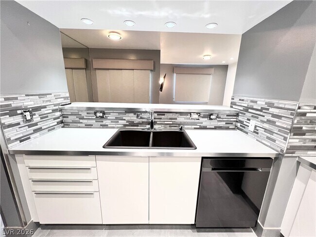 Building Photo - 6955 N Durango Dr