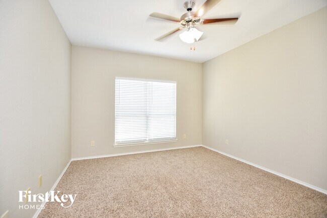 Building Photo - 8817 Tenderfoot Ln