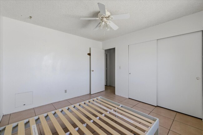 Building Photo - 7273 Sunny Vista Rd