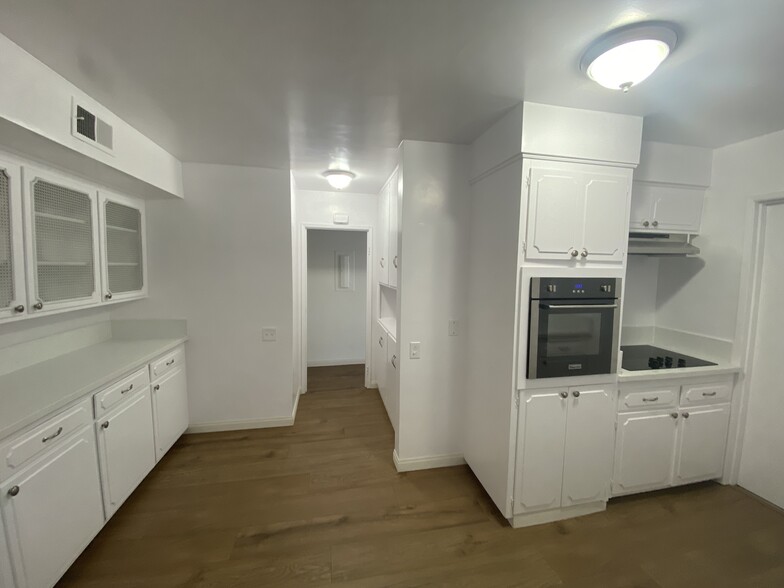 Kitchen Area - 637 Fairview Ave