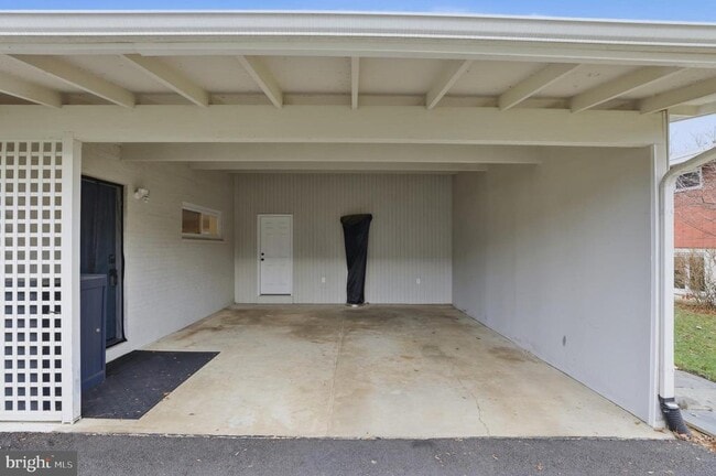 Building Photo - 6616 Beverly Ave