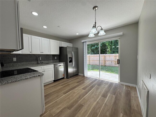 Building Photo - 1151 W Minneola Ave
