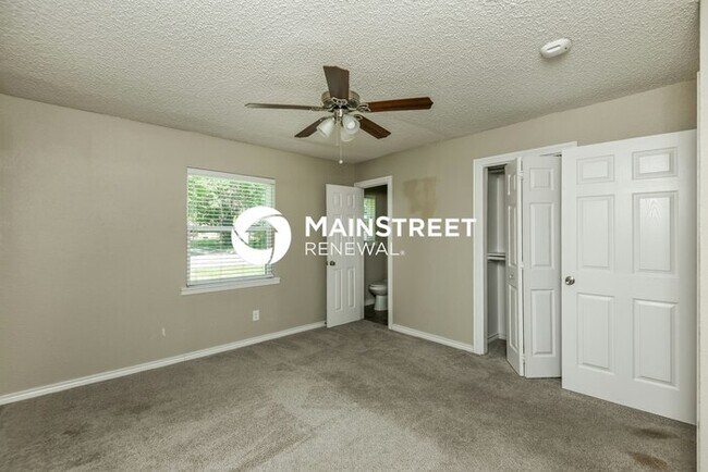 Building Photo - 3 Bedroom Pet-Friendly Home in White Settl...