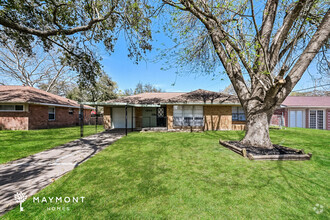 Building Photo - Freshly Updated 3 Bedroom