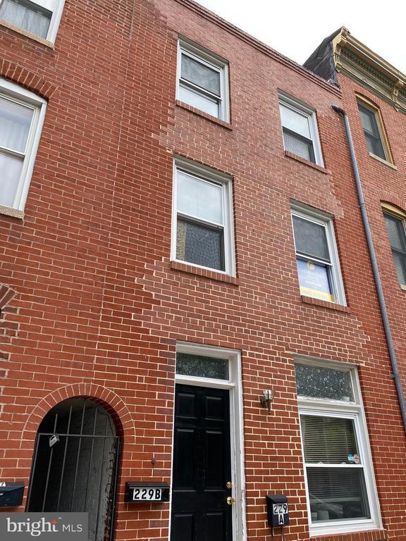 Building Photo - 229 S Ann St