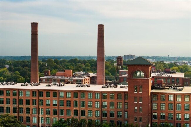 Building Photo - 170 Boulevard SE